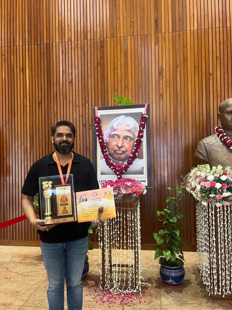 Dr Shujat received Dr. Kalam Startup Youth Award 2.0